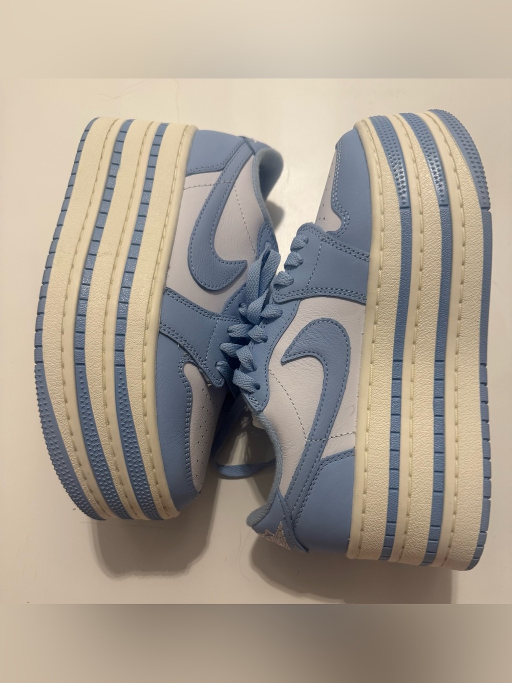 Nike Air Jordan 1 Women's Triple Stack sneakers - Picture 8 of 16